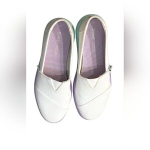 TOMS Women's White Canvas Slip-On Shoes